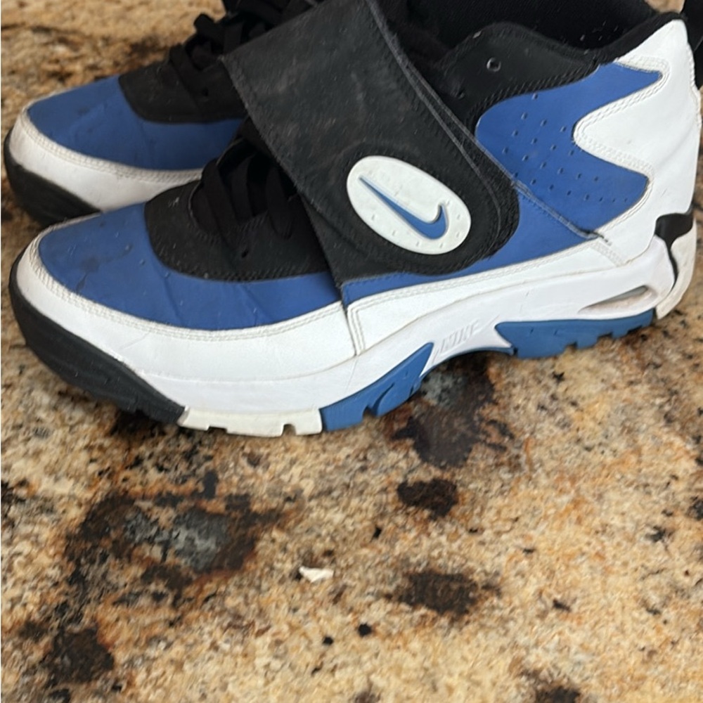 Nike Men's Black, Blue, and White Athletic Sneakers